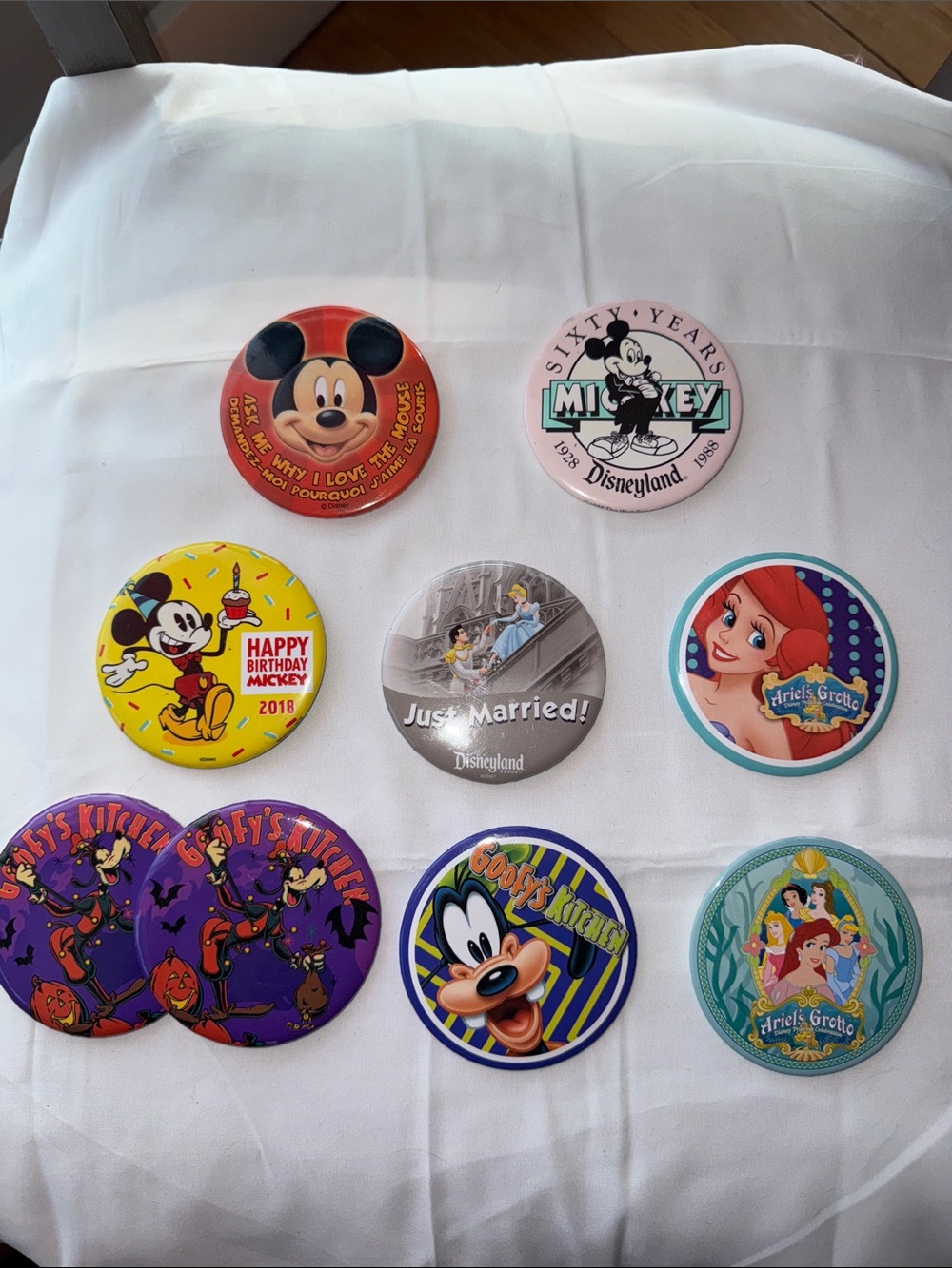 Disney Button Pin collection Goofy’s Kitchen Mickey Mouse Ariel’s Grotto